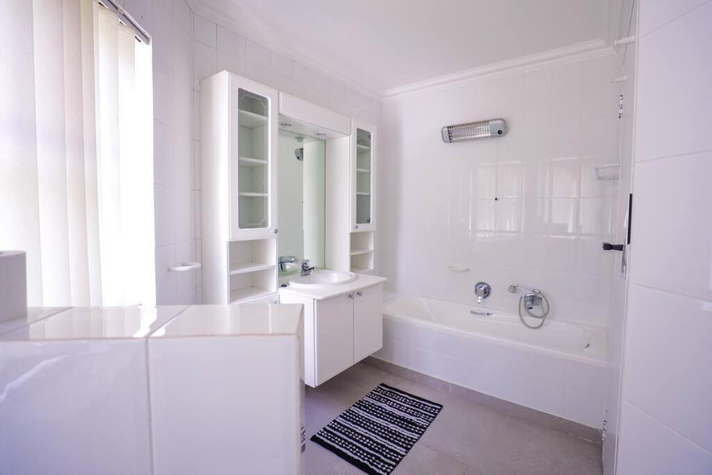Luxurious Sandton Penthouse With Back Up Power *