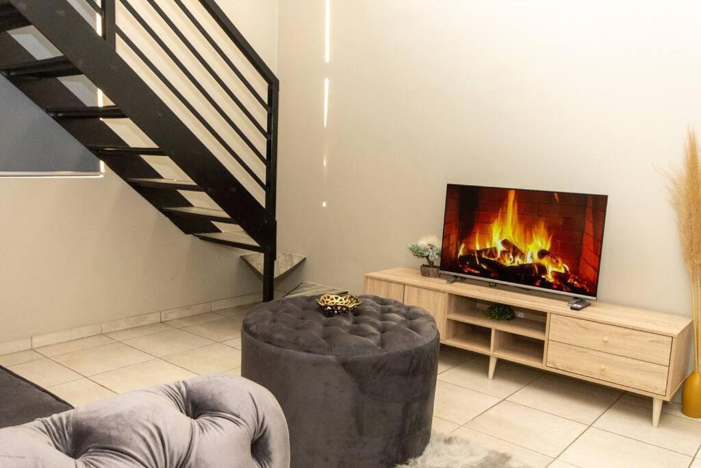 Apartment Luxury, Location, & Convenience.