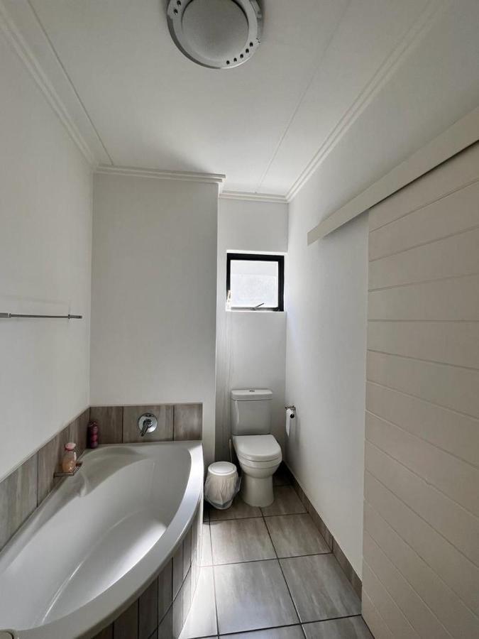 Apartment Contemporary Furnished 2 Bedroom, 2 Bathroom In The Heart Of Rivonia Sandton *