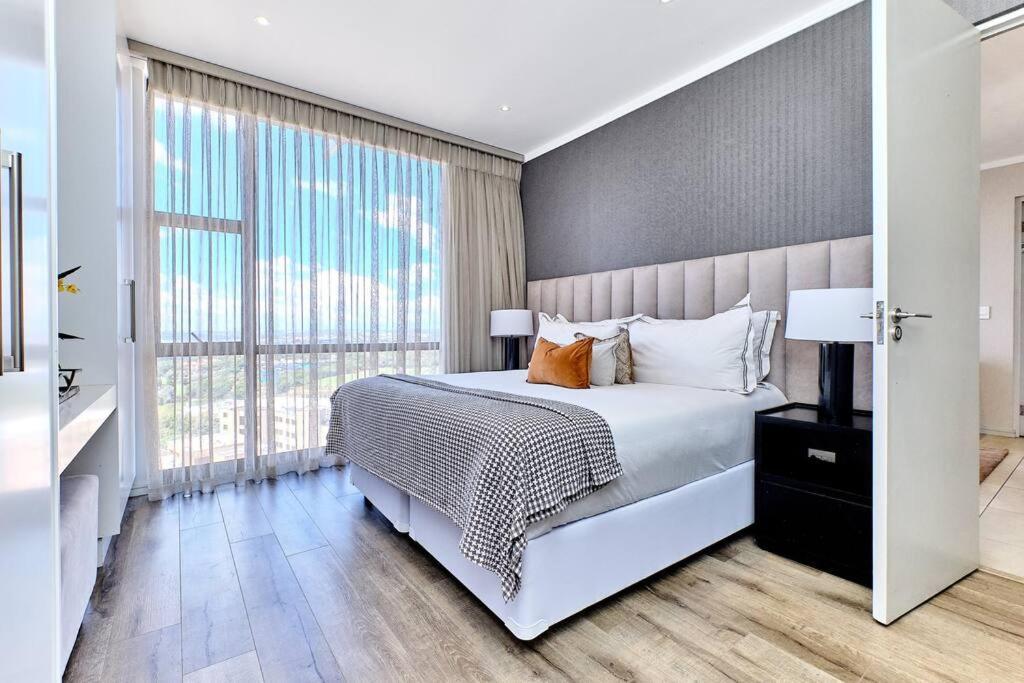 Luxury 2bed With Lifestyle Apartment *