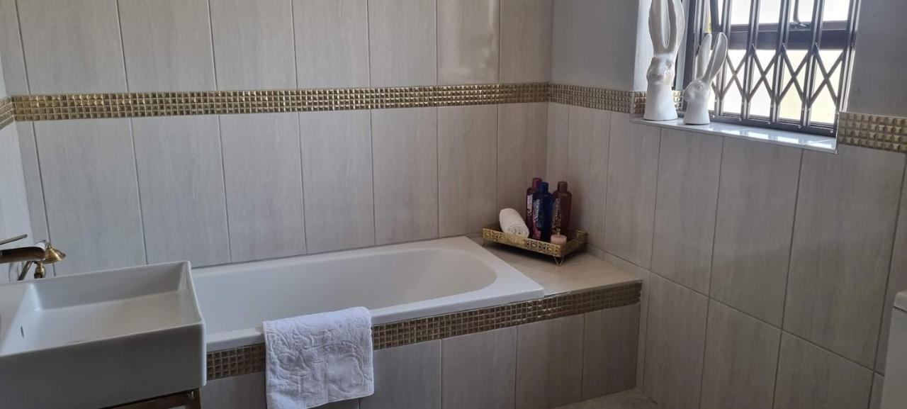 The Throne Apartment *