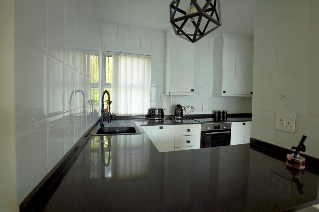 Luxurious Sandton Penthouse With Back Up Power *