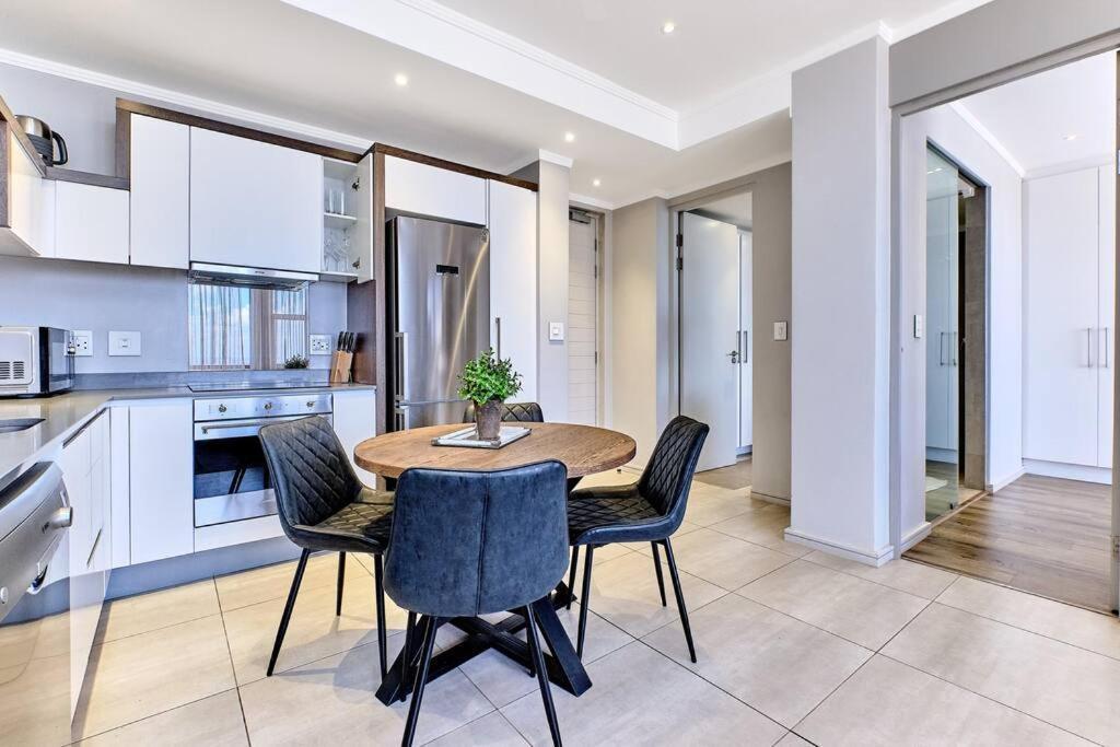 Luxury 2bed With Lifestyle Apartment *