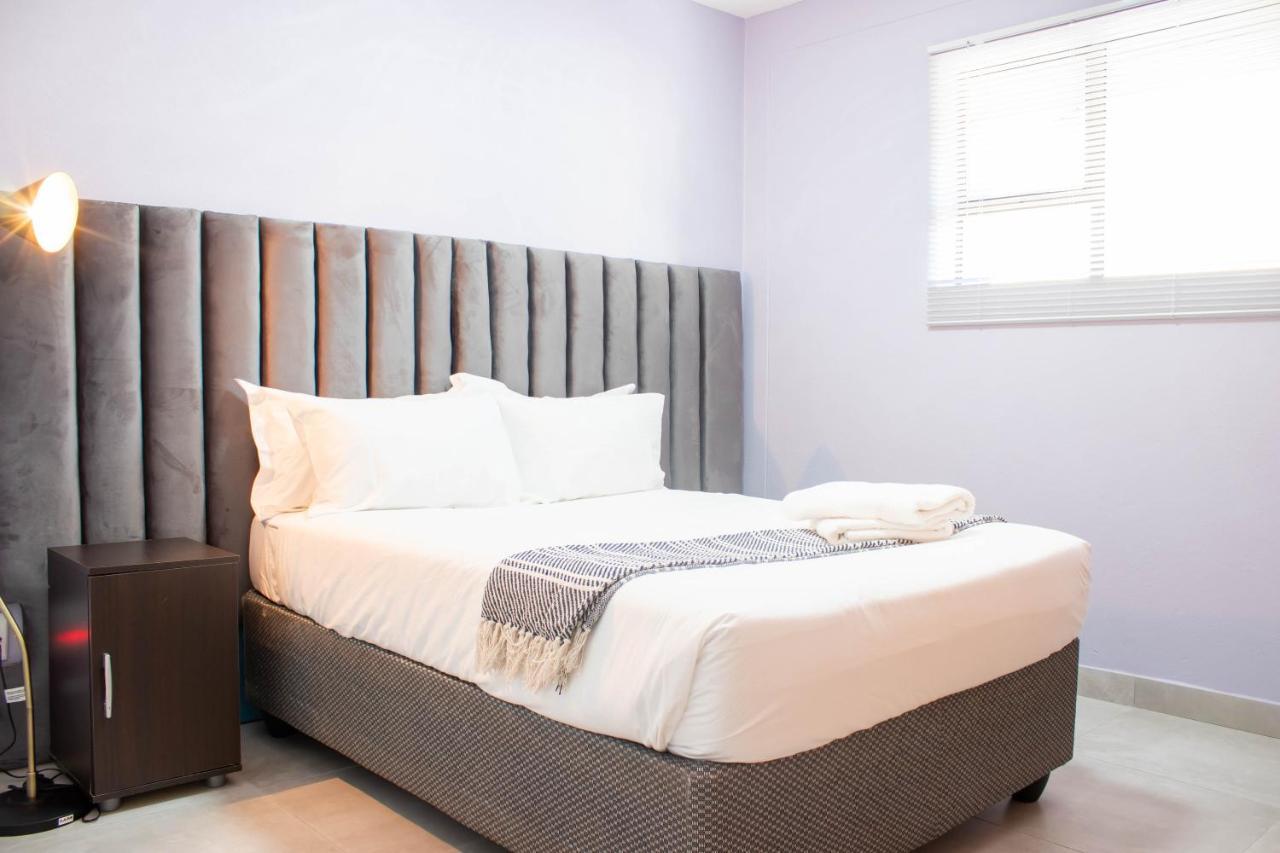 Kuboid Homes - Executive 2bed 2bath With Backup Inverter In Sandton