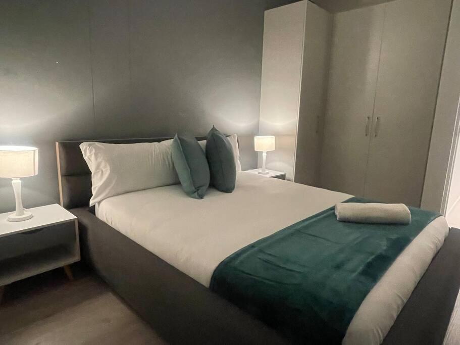Apartment Lovely And Cosy 2 Bedrooms Space In Rosebank Johannesburg