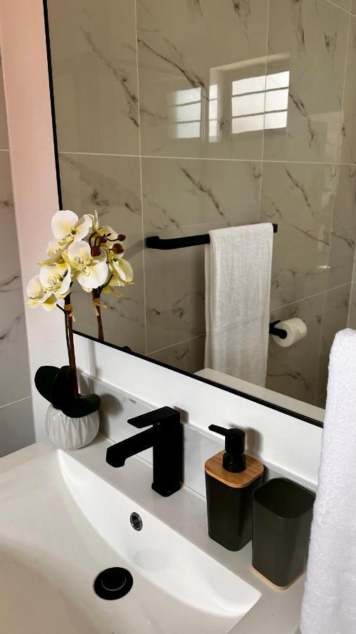 Stylish Executive With Power Backup Apartment