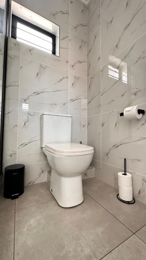 Apartment Stylish Executive With Power Backup *
