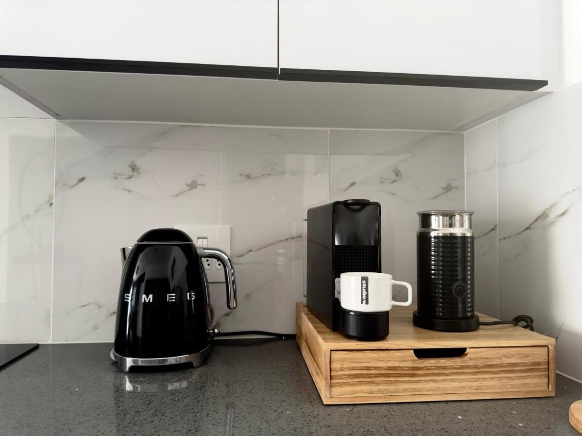 Stylish Executive With Power Backup Apartment *