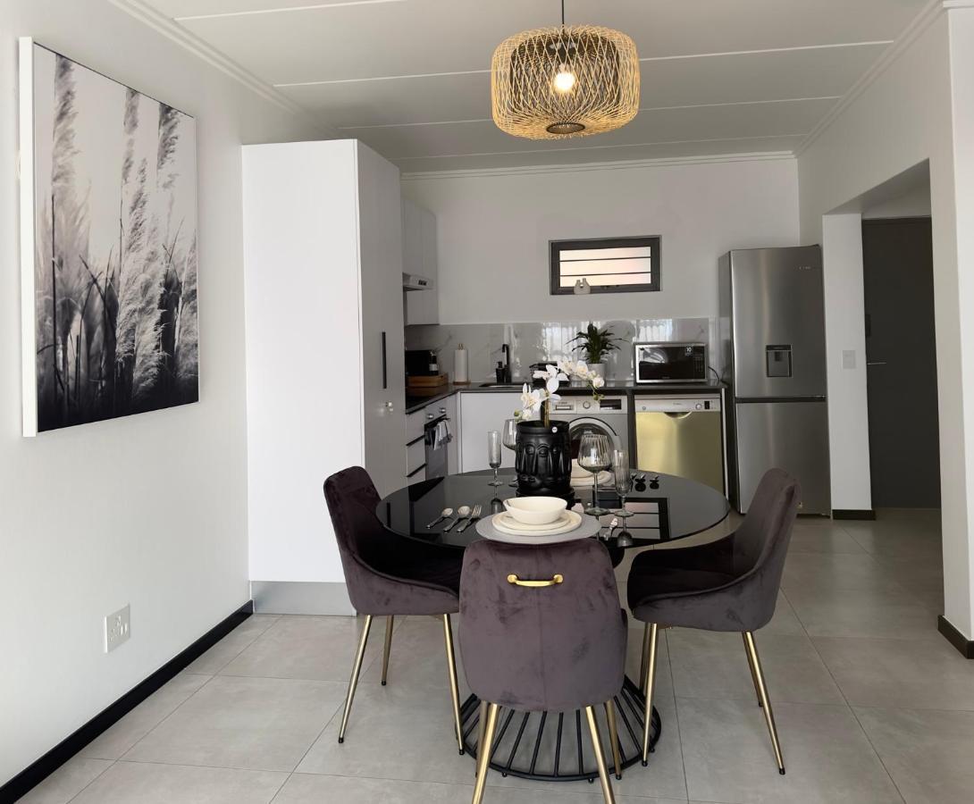 Stylish Executive With Power Backup Apartment *