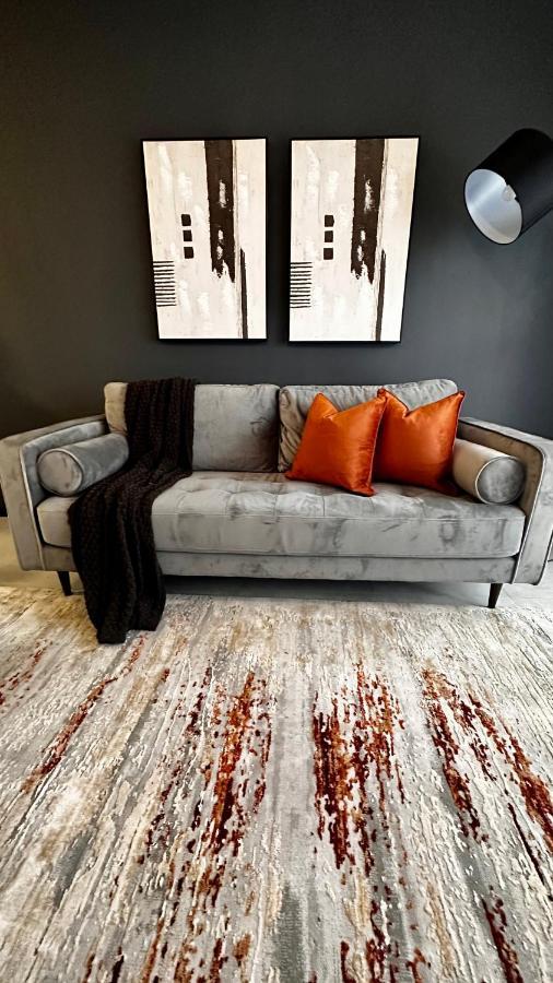 Apartment Stylish Executive With Power Backup Johannesburg