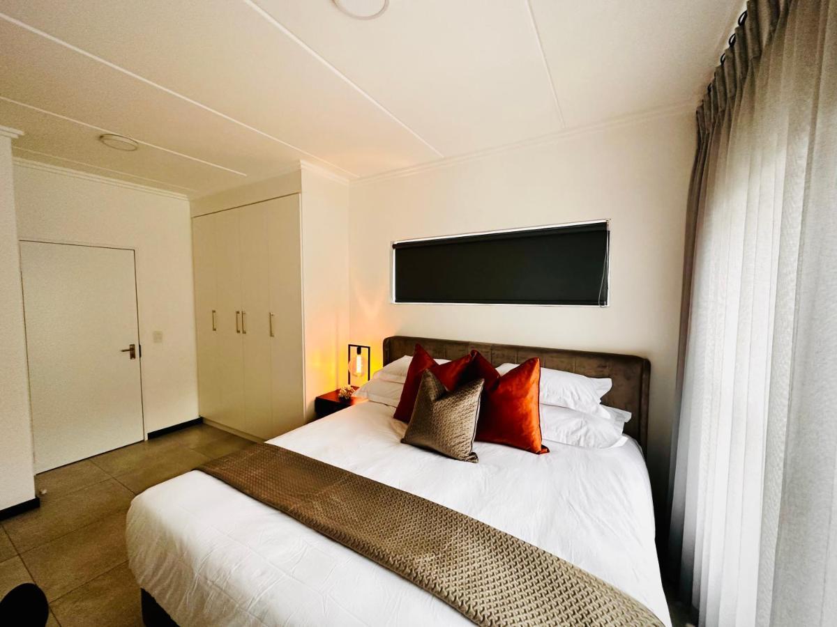 Stylish Executive With Power Backup * Johannesburg