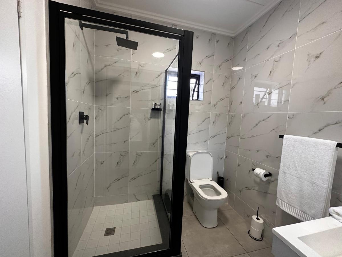 Apartment Stylish Executive With Power Backup *