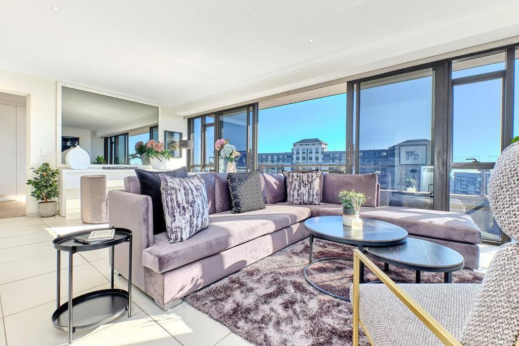 Apartment Exclusive 2bed/2.5 Bath In Sandton *