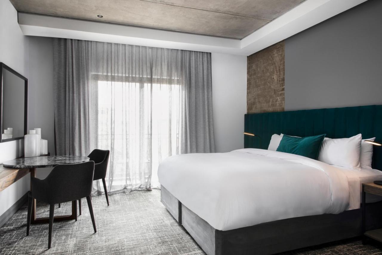 Hotel The Capital Melrose
