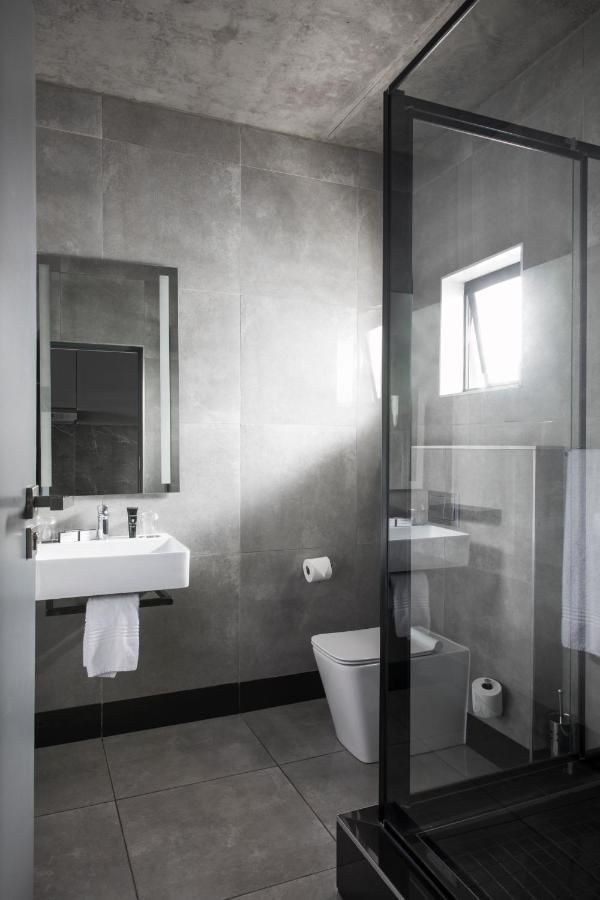 Hotel The Capital Melrose