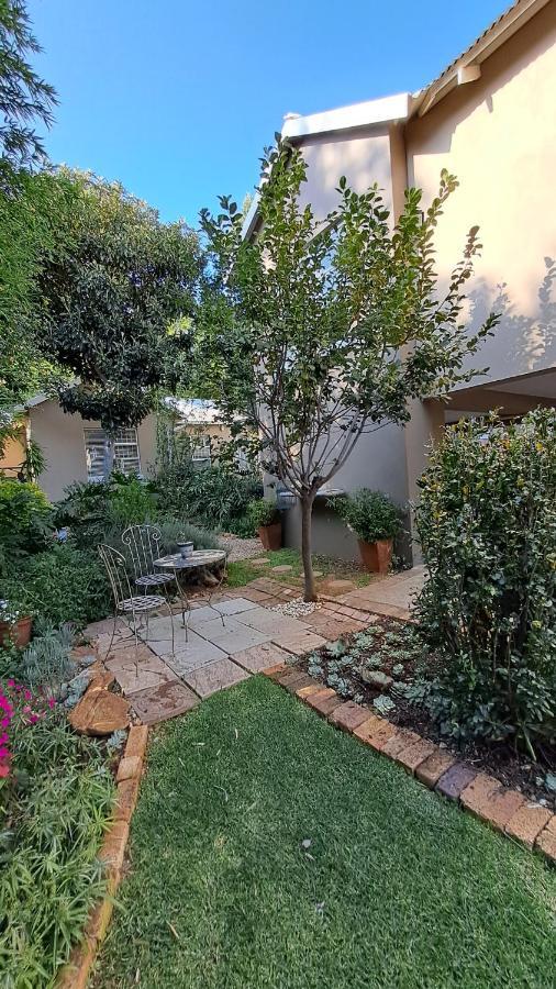 6 Olives On Third * Johannesburg