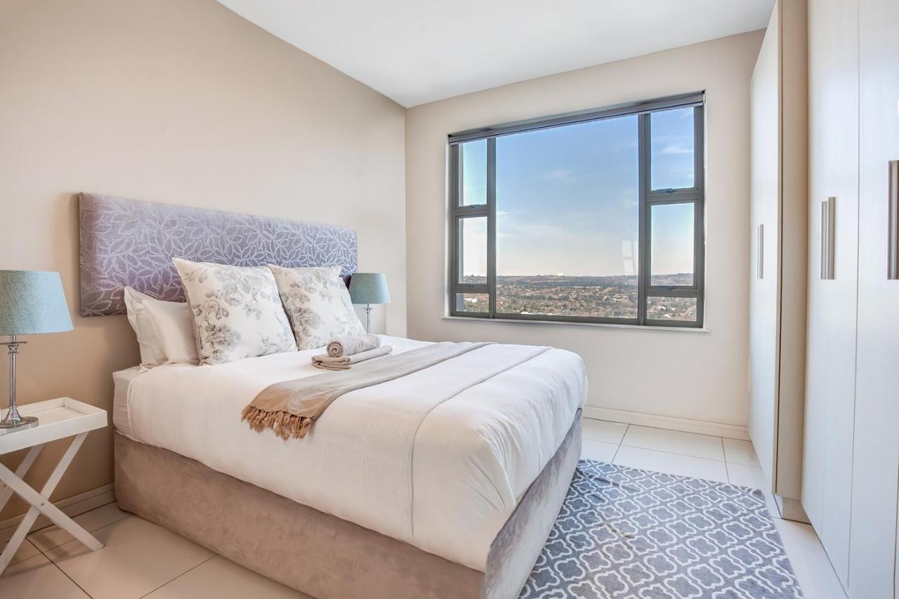 Urban Oasis At Tyrwhitt Apartment