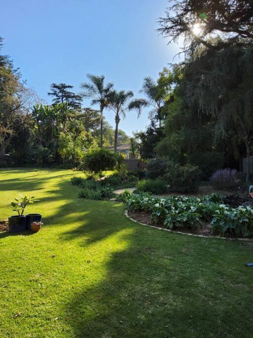 2 Bed Cottage, Bryanston, Sandton *