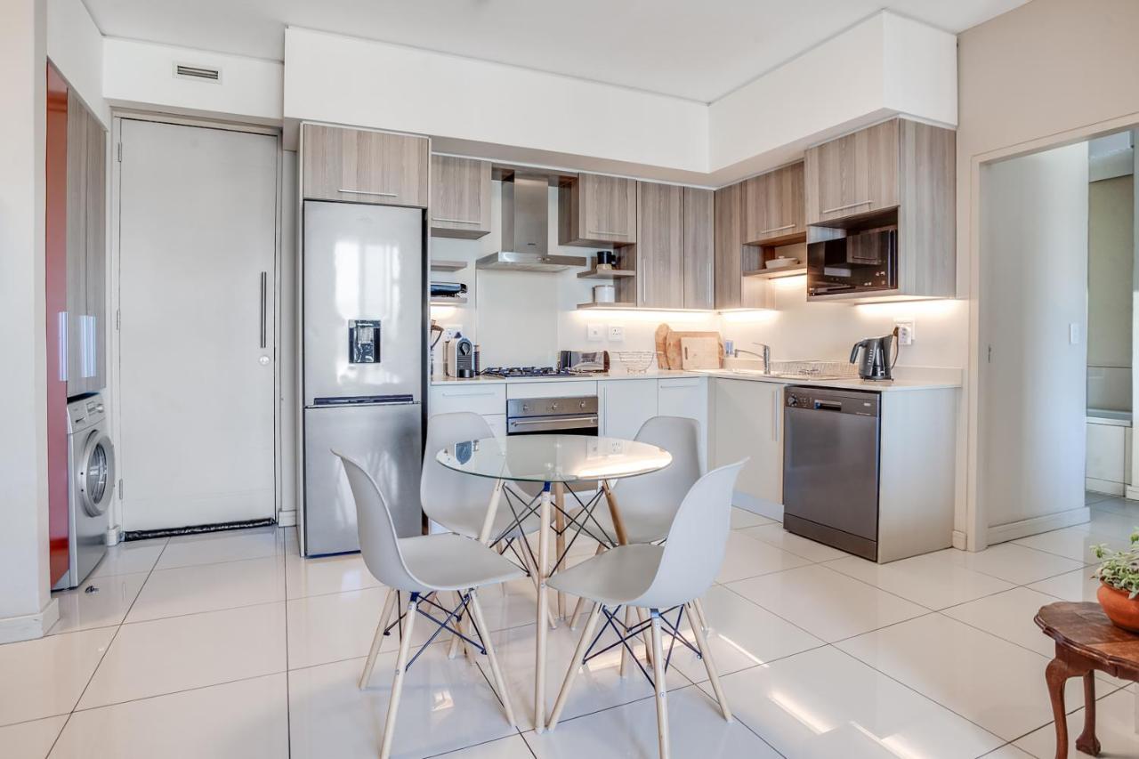 Urban Oasis At Tyrwhitt Apartment *