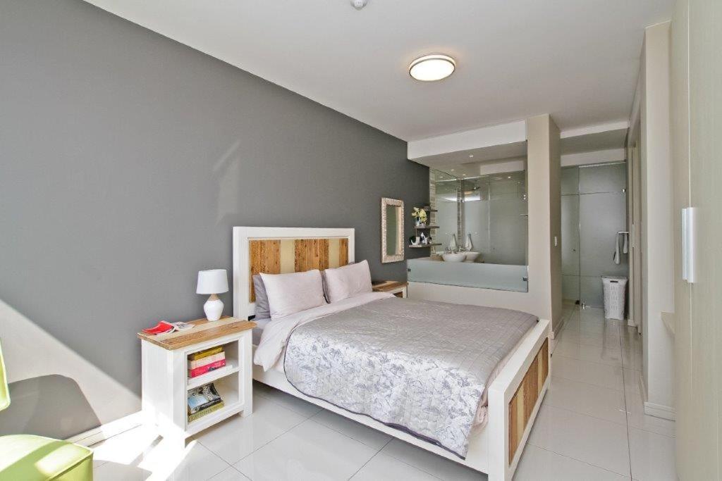 Urban Oasis At Tyrwhitt Apartment