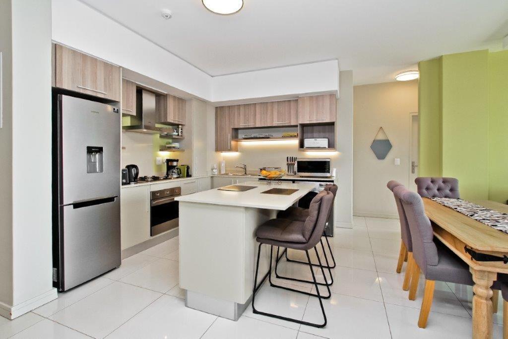 Urban Oasis At Tyrwhitt Apartment