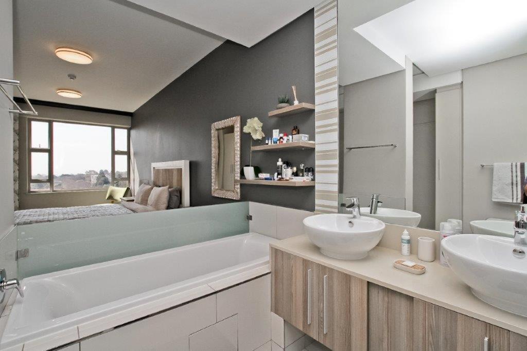 Urban Oasis At Tyrwhitt Apartment *