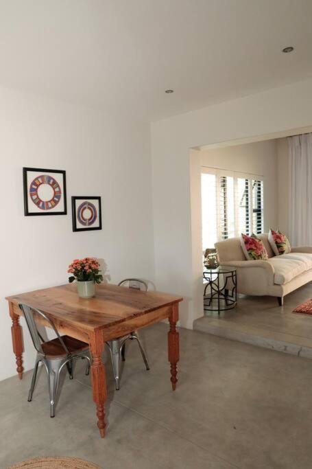 Apartment Gorgeous 1-bedroom Sandton Flat