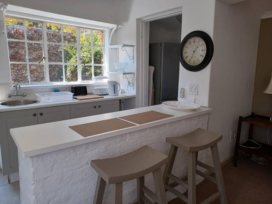French Country Style In The City Walk To Rosebank Apartment