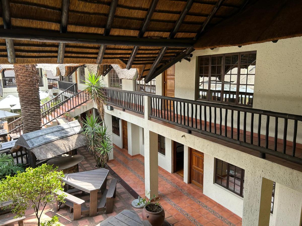 Lodge Cardoso Kitchen Bar & Johannesburg
