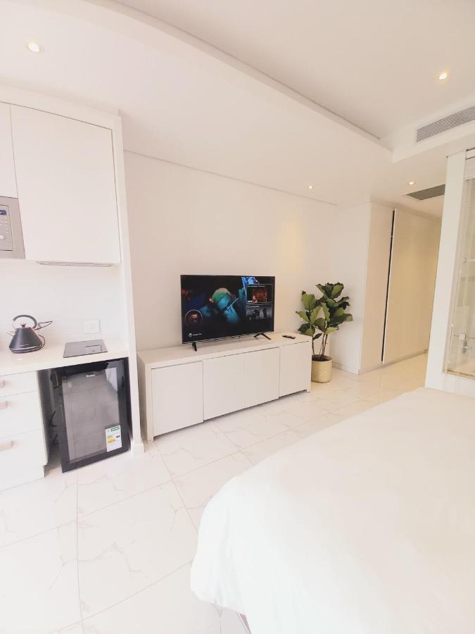Sandton Skye Luxury Bedroom Hotel Johannesburg