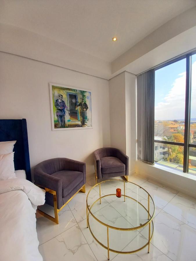 Hotel Sandton Skye Luxury Bedroom Johannesburg