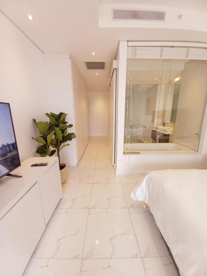 Sandton Skye Luxury Bedroom Hotel Johannesburg