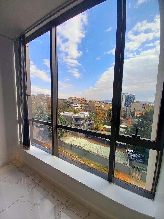 Hotel Sandton Skye Luxury Bedroom Johannesburg
