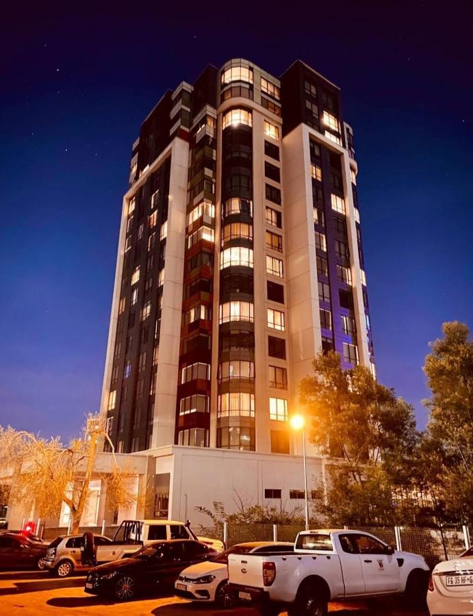Sandton Skye Luxury Bedroom Hotel 5*