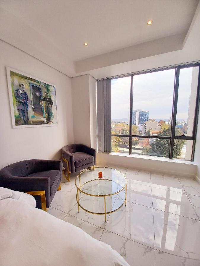 Hotel Sandton Skye Luxury Bedroom Johannesburg