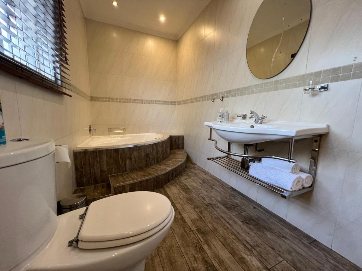 Le'ciara Luxury Hotel