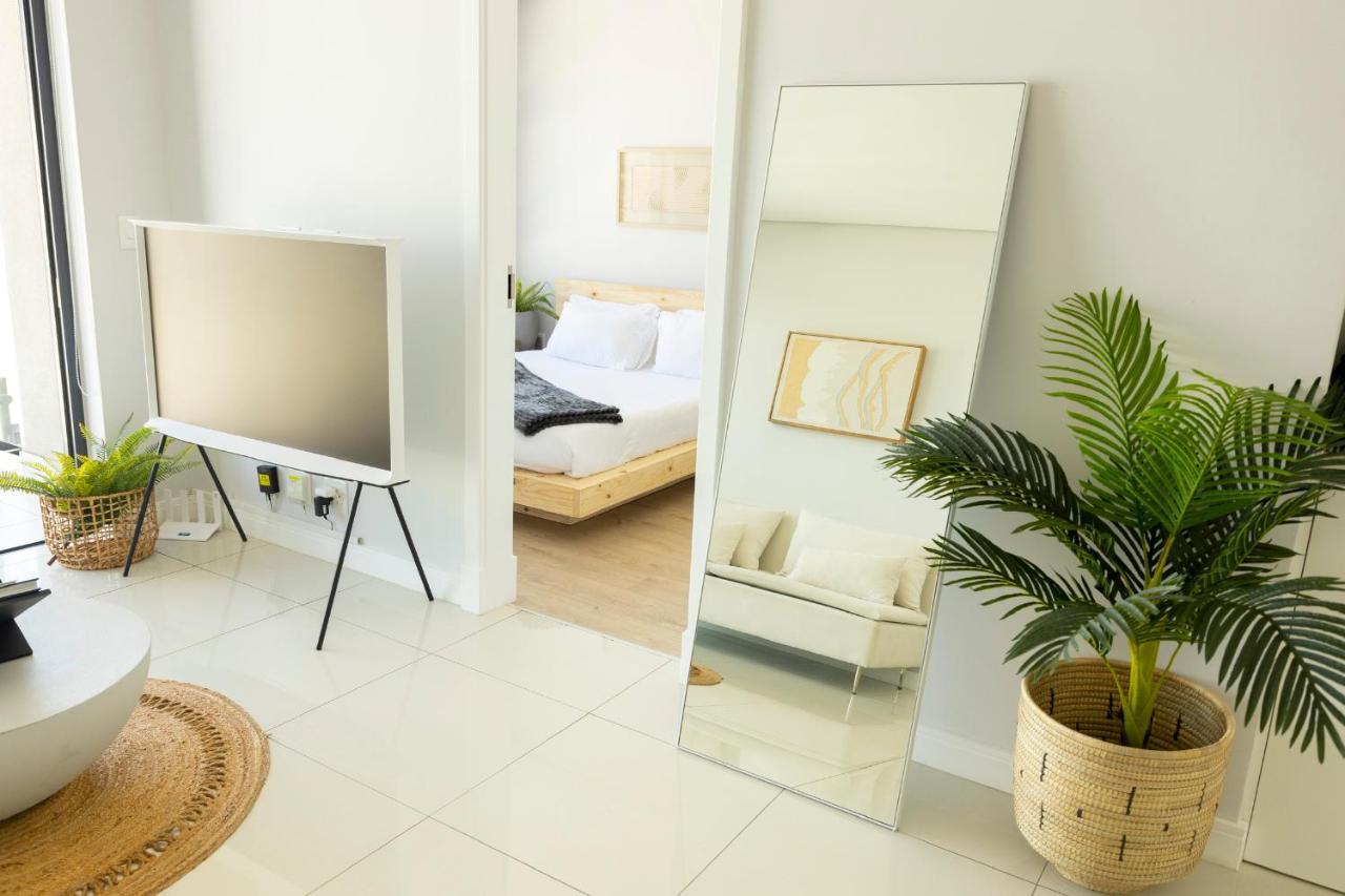 Modernday Homes 1 *