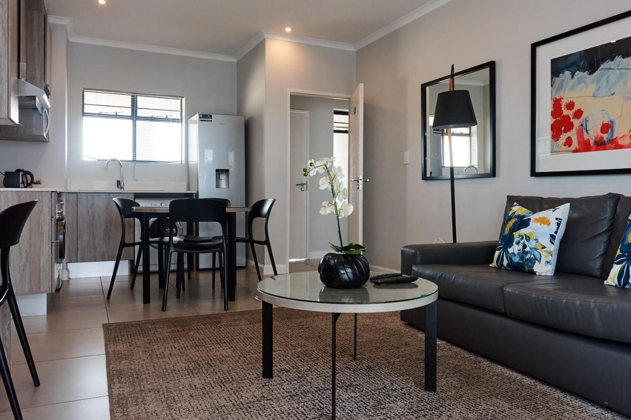 Spacious 2 Bed 2 Bath Wi-fi Netflix Backup Power