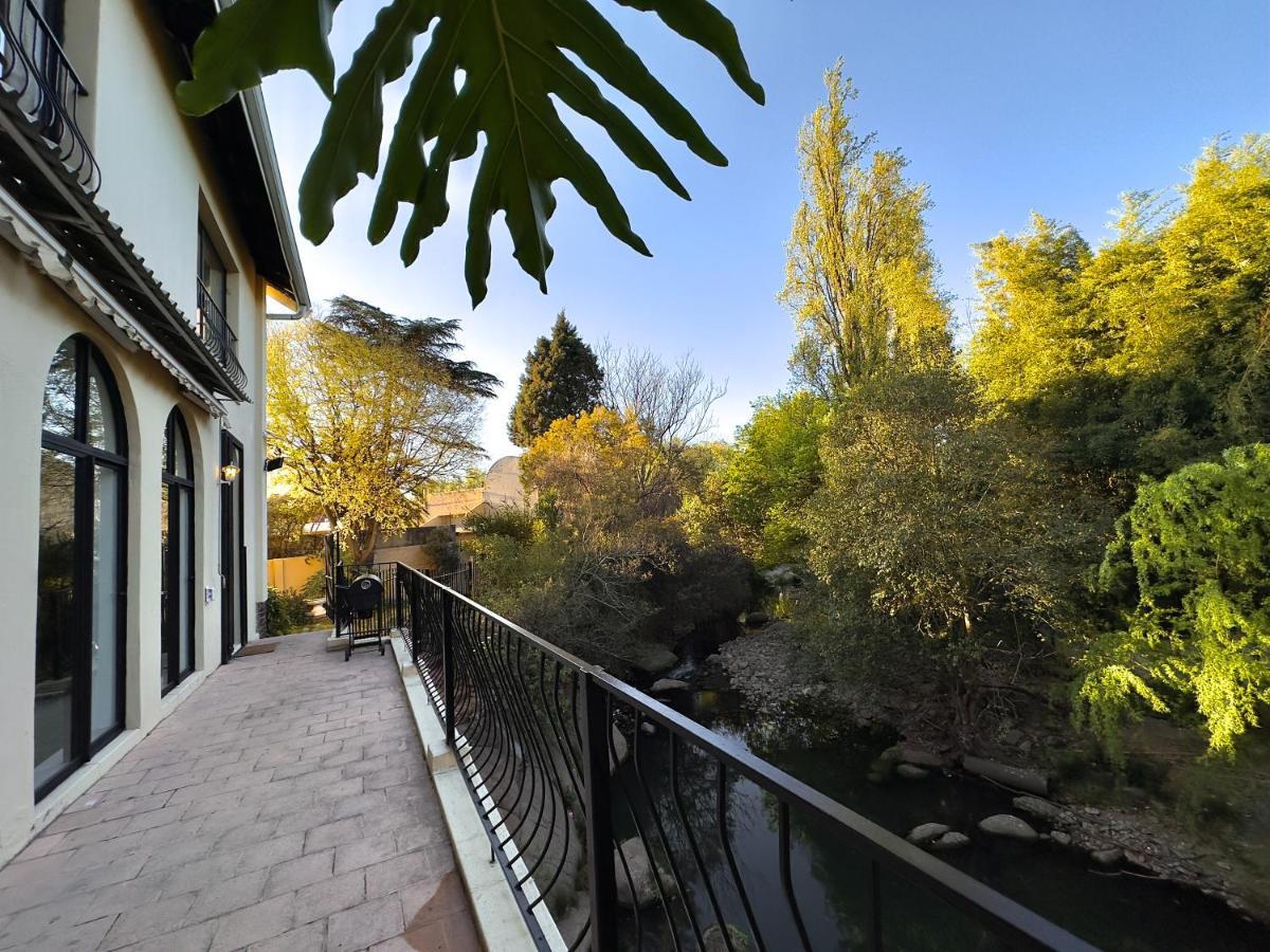 Villa Riverside House With Indoor Pool *