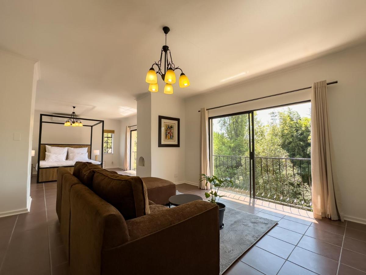 Villa Riverside House With Indoor Pool *