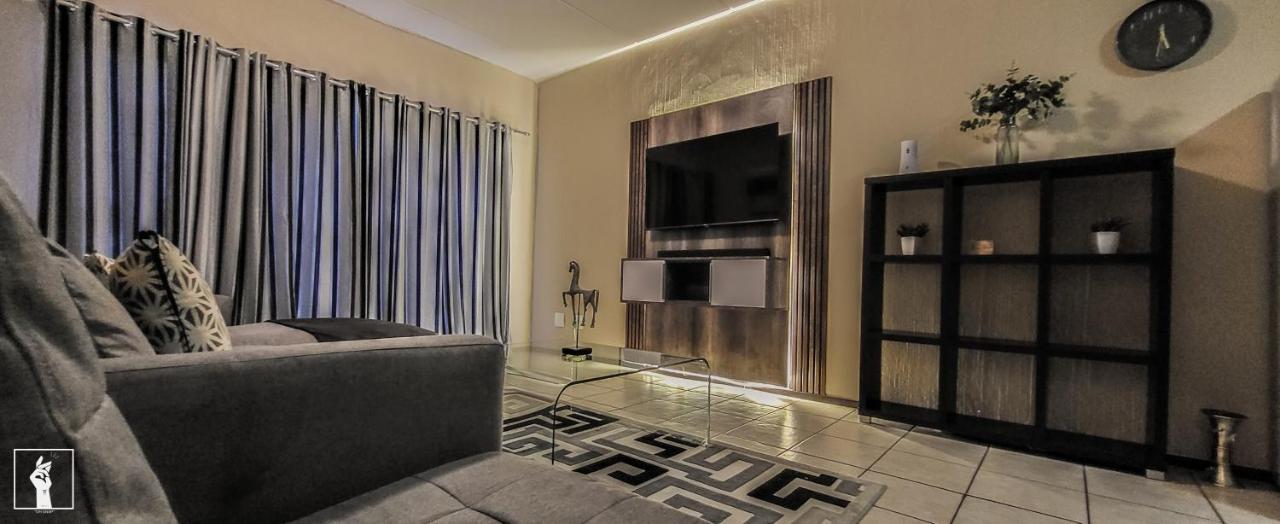 Banbury Estate Luxury * Johannesburg