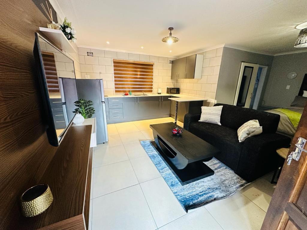 6 The Curve Unit 12 Apartment