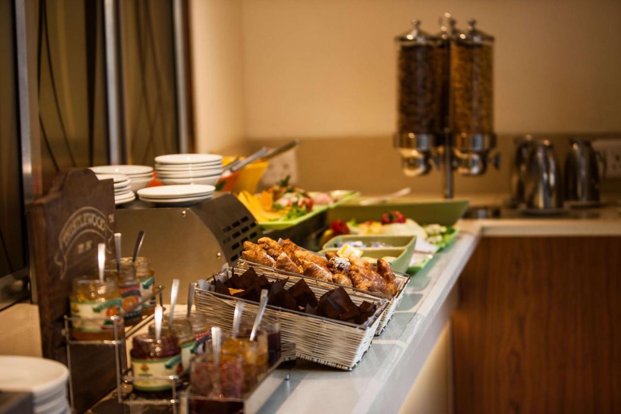 Stayeasy Eastgate Hotel