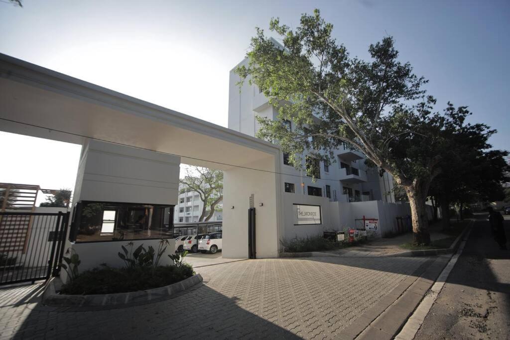Luxury 2br/2ba In The Monroe, Sa Apartment Johannesburg