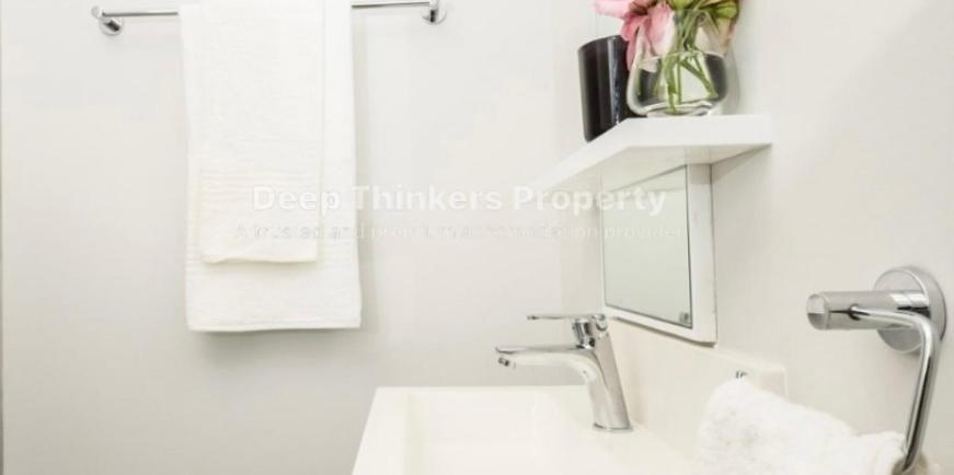 Deep Thinkers Hotel 4*