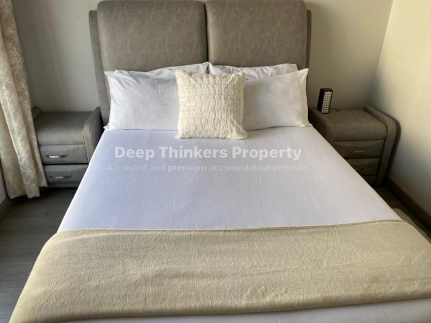 Deep Thinkers Hotel