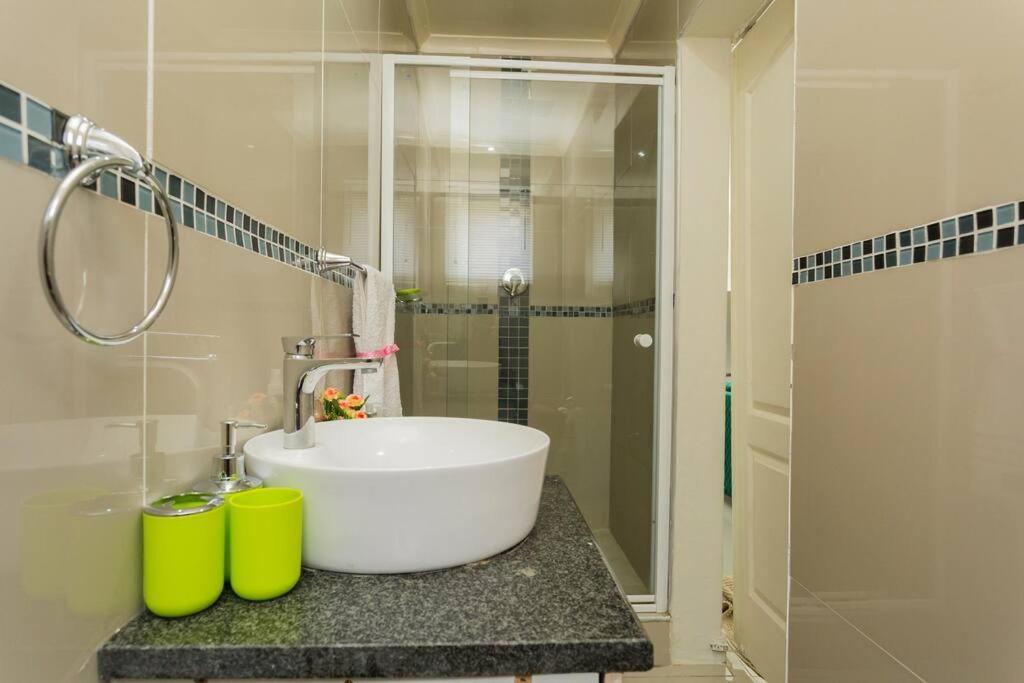 Little Paradise Spacious -3min 2n1-20/mbswifi *