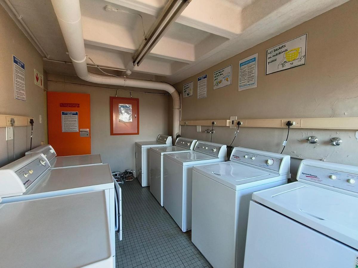Capsule hotel Lalala