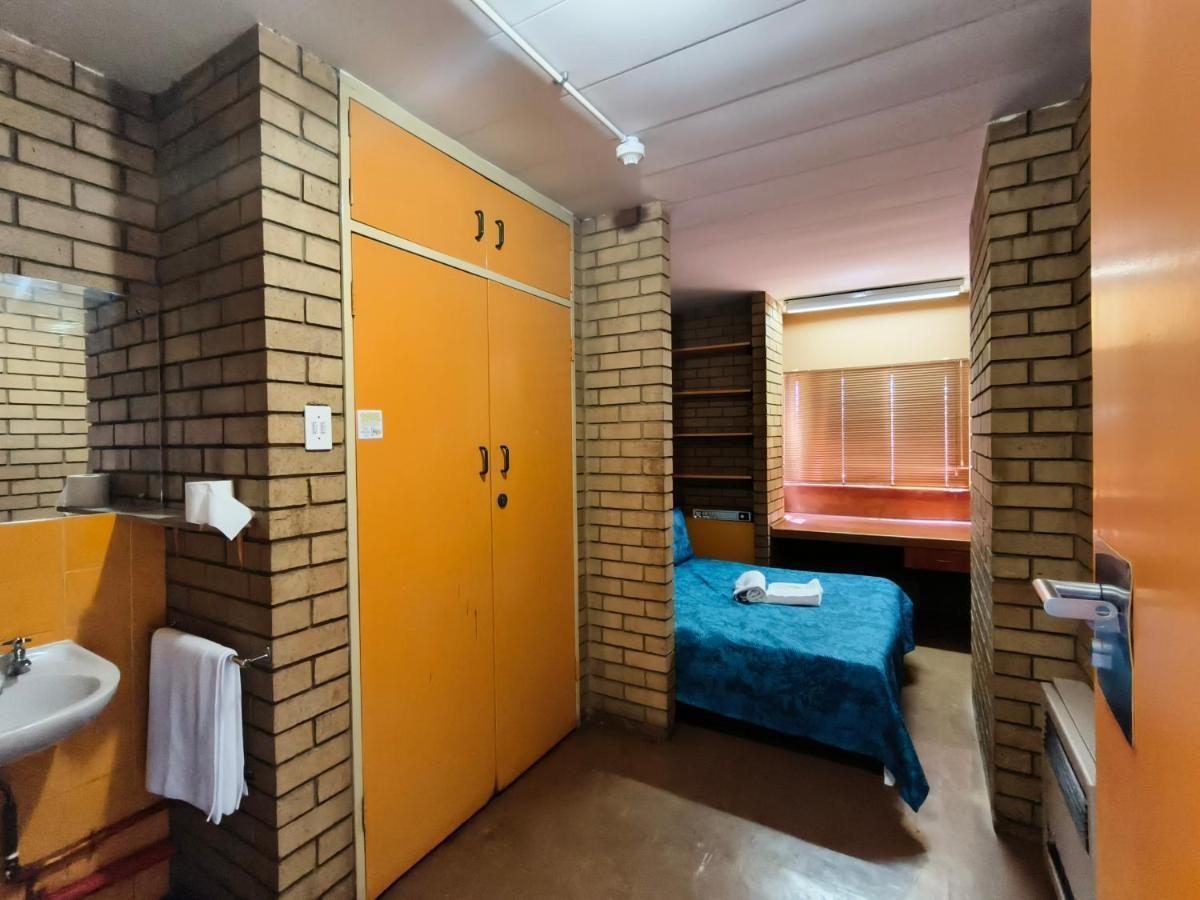 Lalala Capsule hotel *