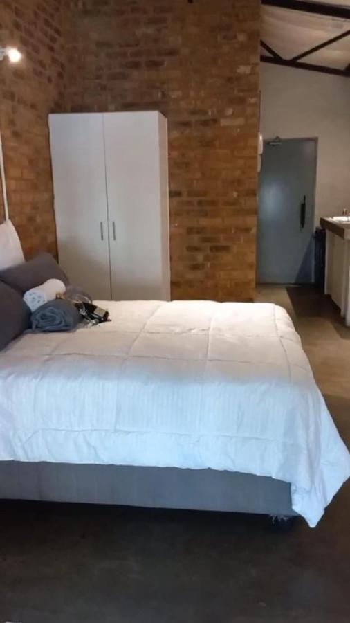 Holly Dream At Maboneng Bed & Breakfast Johannesburg
